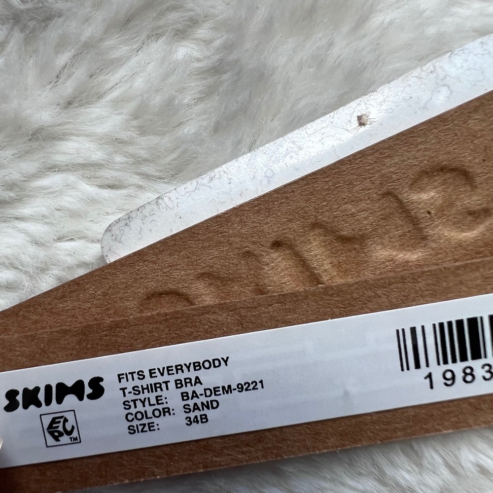 SKIMS Fits Everybody T-Shirt Bra Sand BA-DEM-9221 Underwire Padded Size 34B NEW - Picture 7 of 13